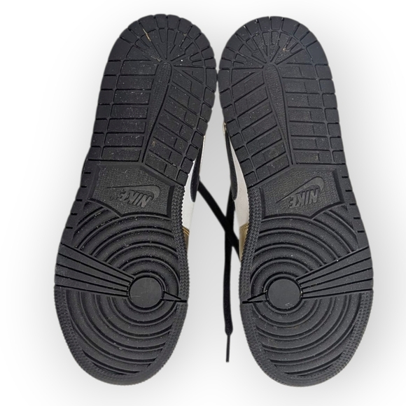 Nike Air Jordan 1  Sneakers Mid SE Metallic Gold GS DC1420-700 Size 6Y/US - Picture 12 of 12